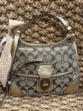 Vintage Coach Signature Turn Lock Closure Crossbody Bag